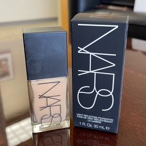 NIB NARS Light Reflecting Foundation - Light 4 (DEAUVILLE)